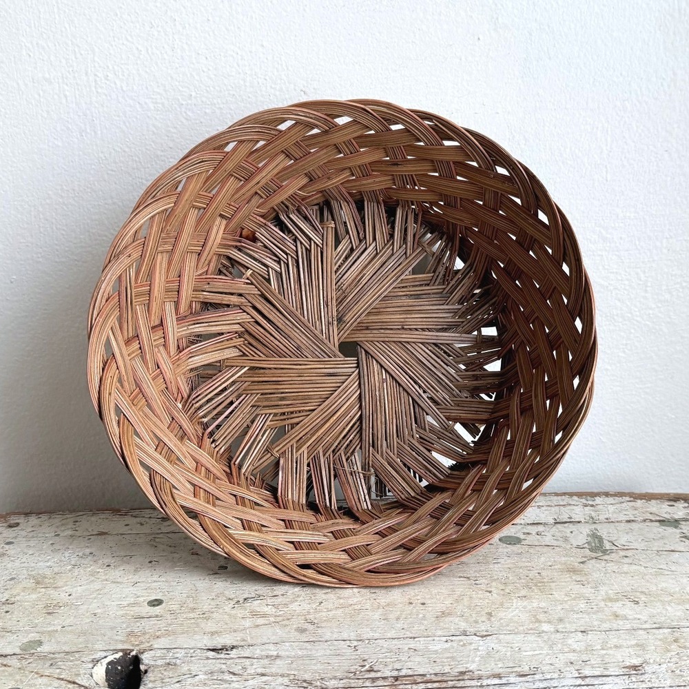 Vintage Round Wicker Basket Sunburst Base Boho Farmhouse Decor 12 Inch
